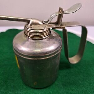 Vintage Balkamp Metal Thumb Pump Oil Can Made in USA Indianapolis IND 720-1018